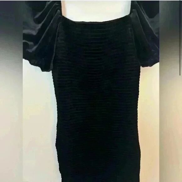 MNG Black Velvet dress S with puffy sleeves Vamp whimsygoth Y2K square neck sexy - Picture 7 of 7